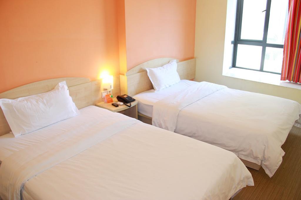 7Days Inn Guilin Railway Station ภายนอก รูปภาพ